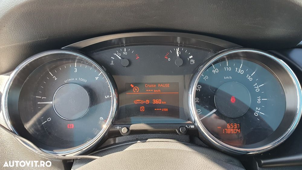 Peugeot 3008 2.0 HDI FAP Premium - 12