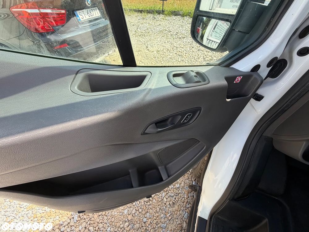 Ford Transit - 18