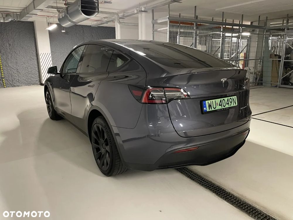 Tesla Y - 5