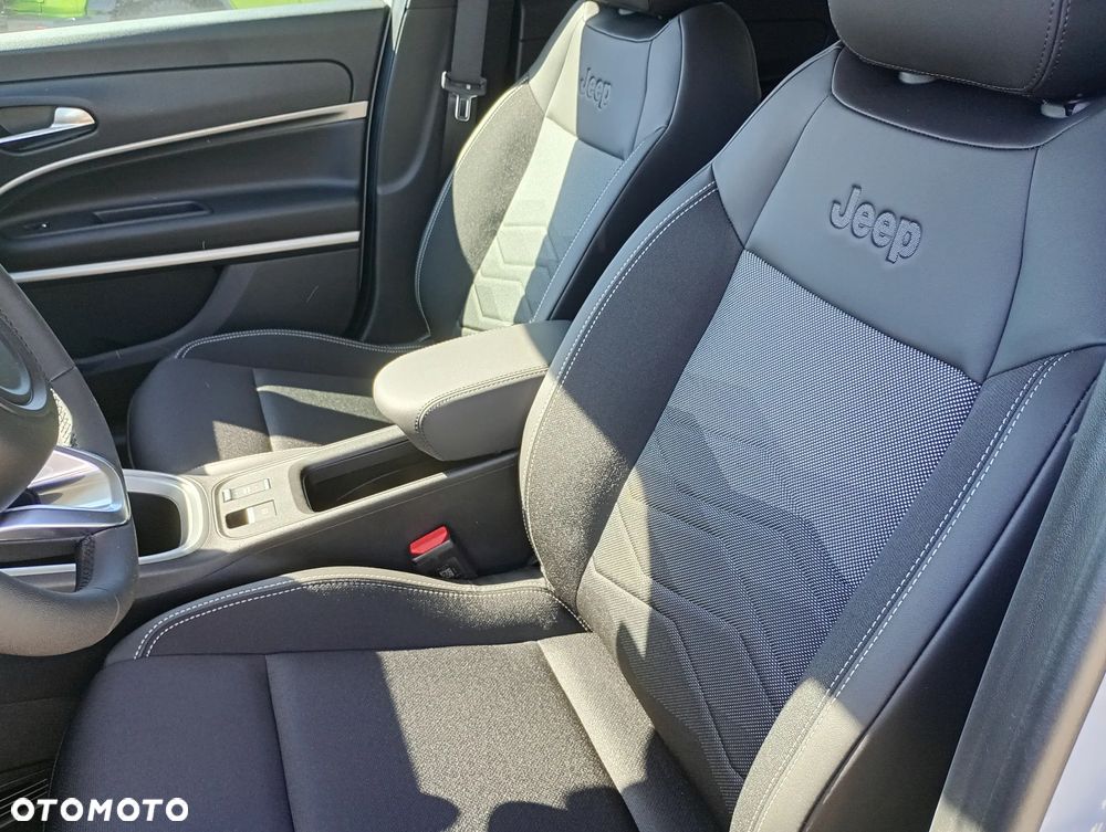 Jeep Avenger ver-1-2-t3-mhev-summit-fwd-edct6 - 5