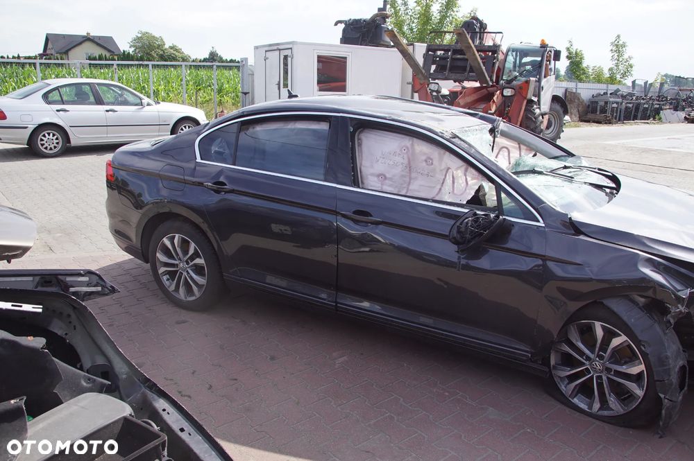 Auto na części - Volkswagen Passat B8 Sedan Lift 2.0 TDI 150 KM DSRB UEM LB7R 57 TYS. KM 2020R Silnik Skrzynia Drzwi Lampa Klapa Zderzak Deska Kokpit Sterownik Moduł Radio Felga - 4