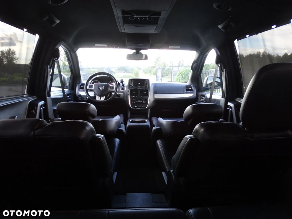 Dodge Grand Caravan 3.6 R/T - 19