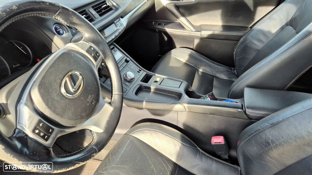 Lexus CT 200h - 13