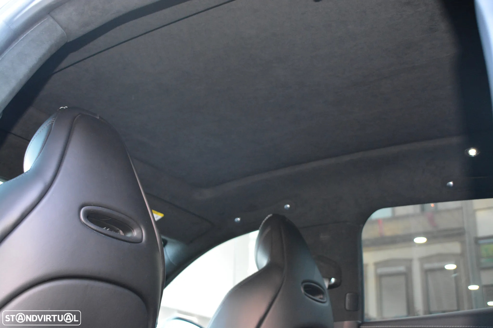 Aston Martin DBX Standard - 34