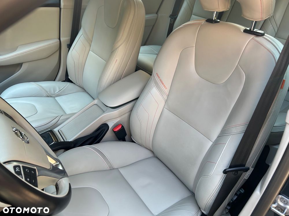 Volvo V40 T3 Drive-E R-Ocean Race - 17