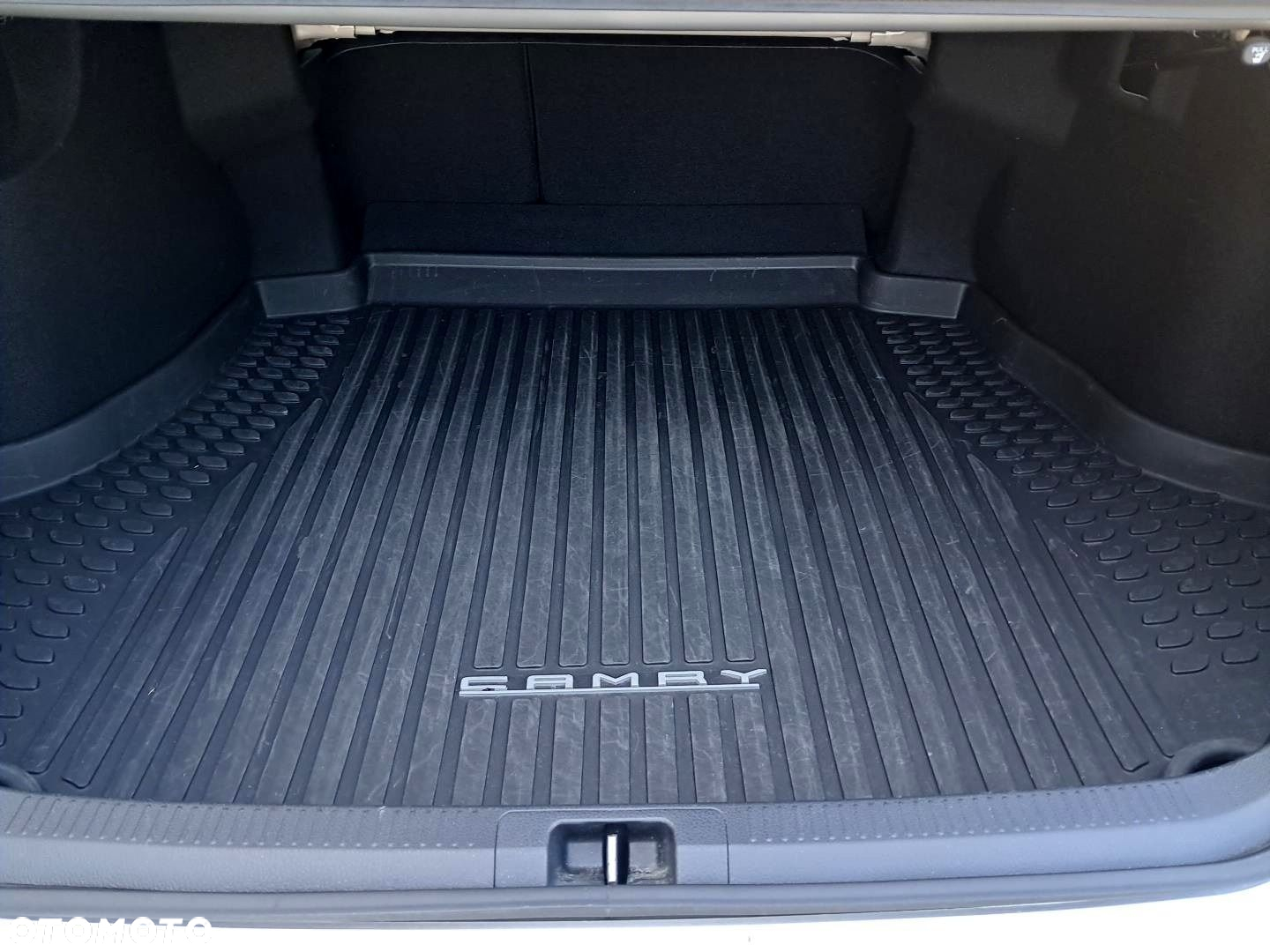 Toyota Camry - 11