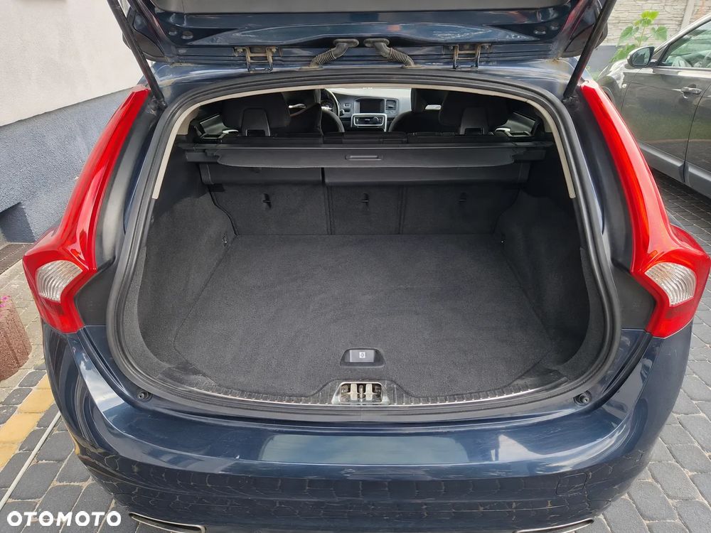 Volvo V60 D4 Drive-E Momentum - 13