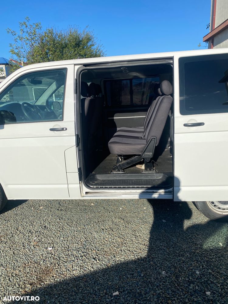 Volkswagen Caravelle - 7