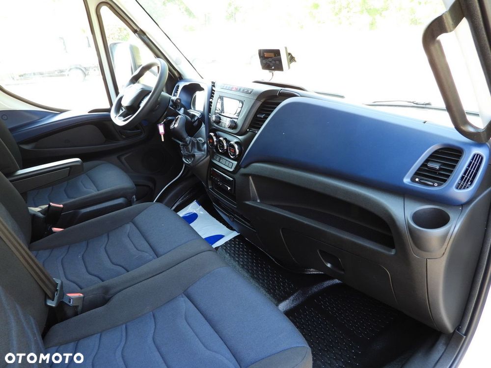 Iveco DAILY 72C18 WINDA 14 PALET TEMPOMAT PNEUMATYKA AUTOMAT HI-MATIC BLIŹNIACZE KOŁA KLIMATYZACJA  180KM - 40