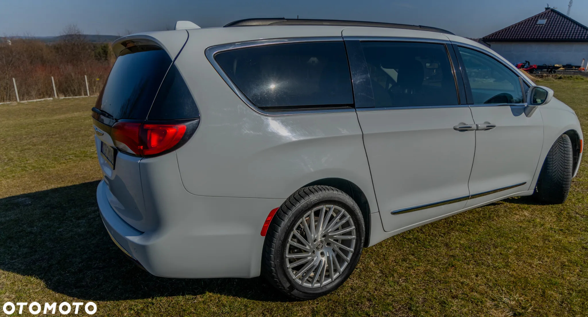 Chrysler Pacifica - 12