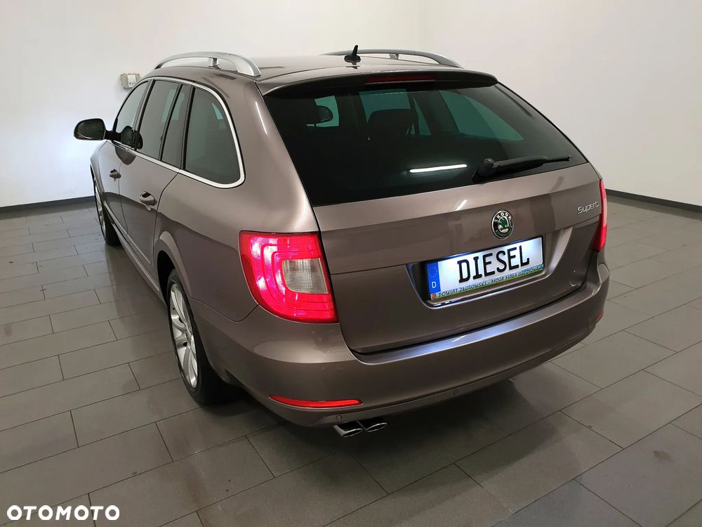 Skoda Superb 2.0 TDI Platinum - 30