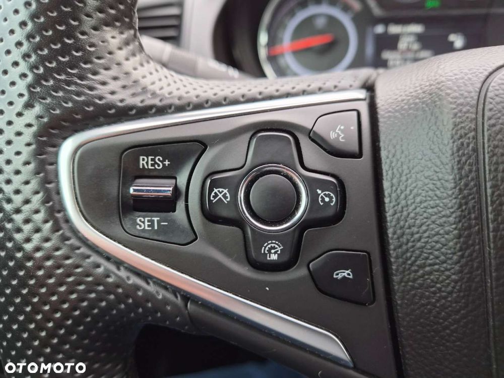 Opel Insignia 2.0 Turbo 4x4 ecoFLEX Start/Stop Innovation - 17