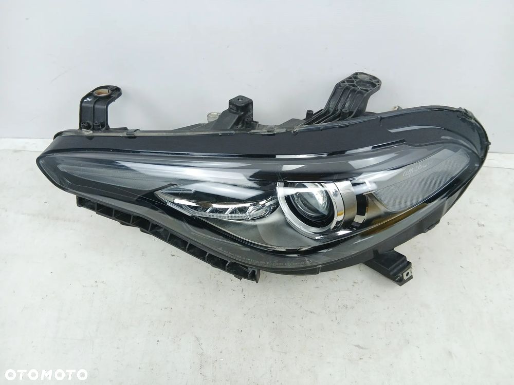 Reflektor przód przedni lewy lampa XENON SKRĘTNY Alfa Romeo Giulia - 2