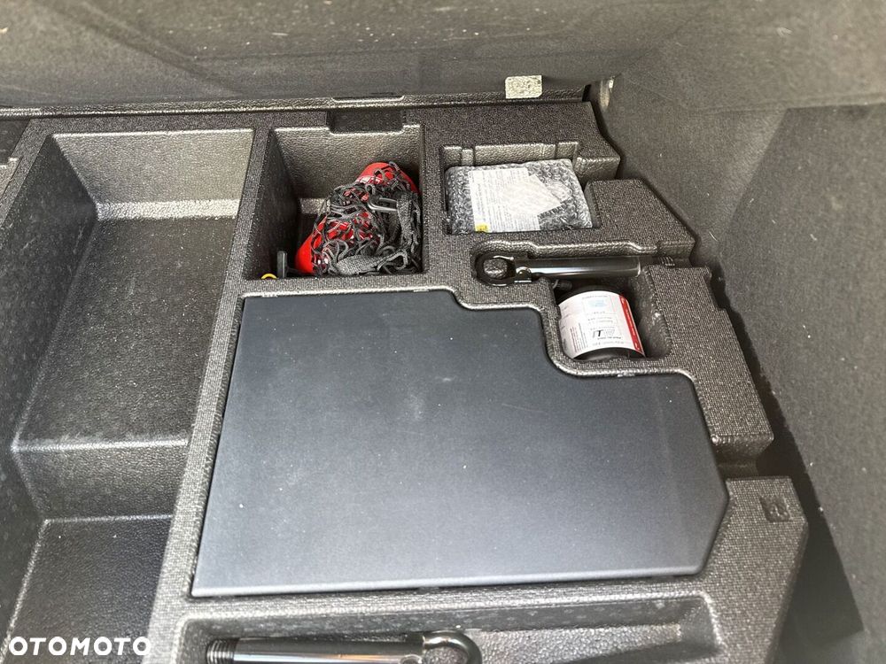 Toyota C-HR 2.0 Hybrid GR Sport - 28