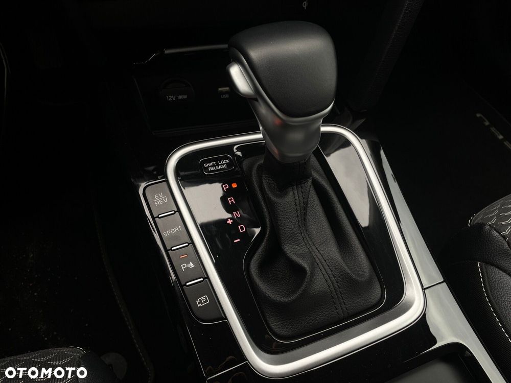 Kia Ceed 1.6 GDI PHEV Business Line DCT - 37