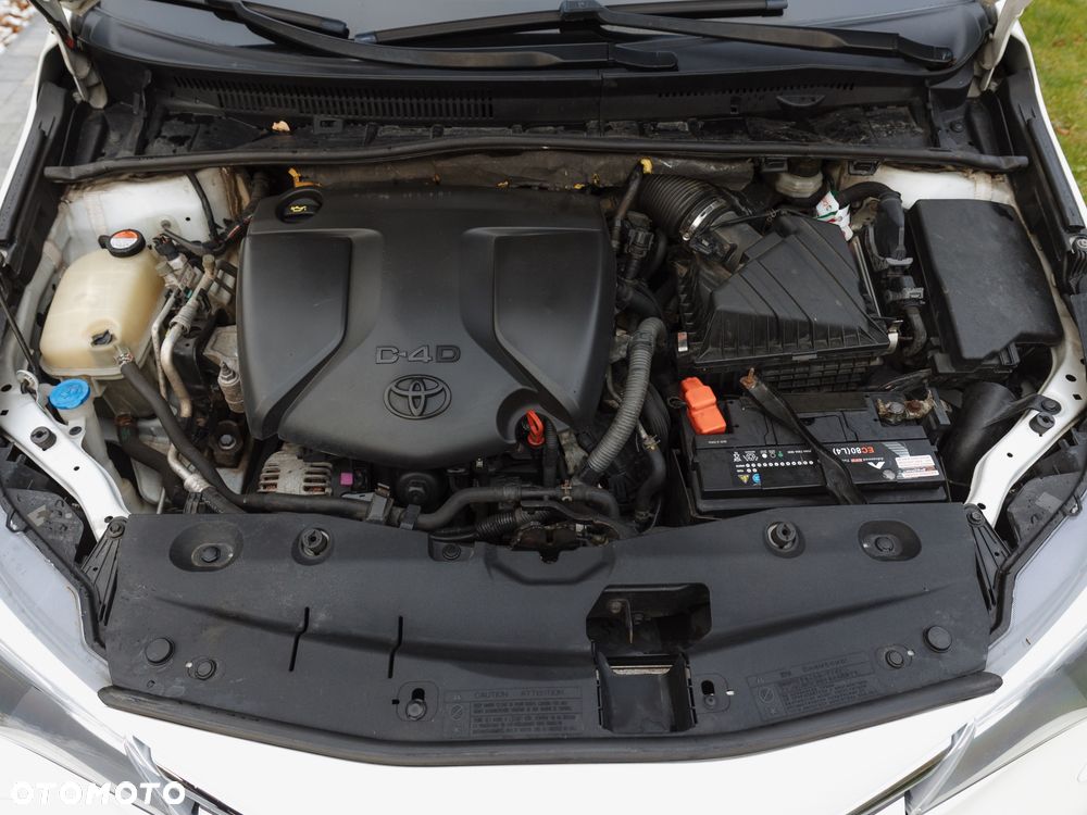 Toyota Avensis 2.0 D-4D Prestige - 26