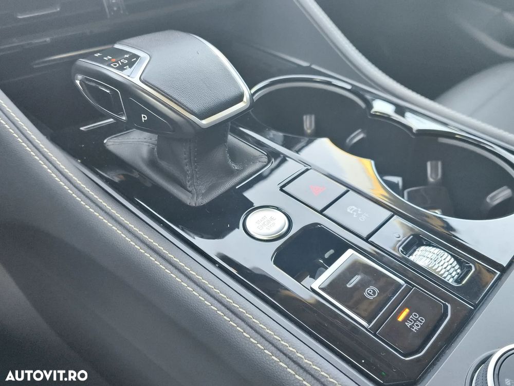 VOLKSWAGEN Touareg 2023 — imagine 22