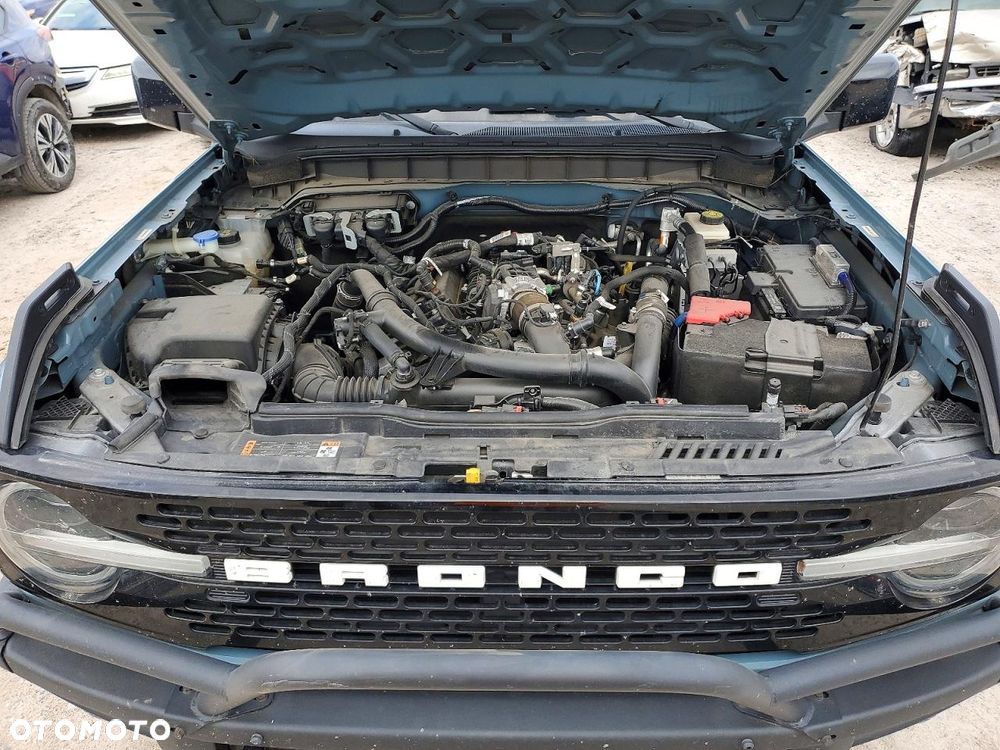 Ford Bronco - 8