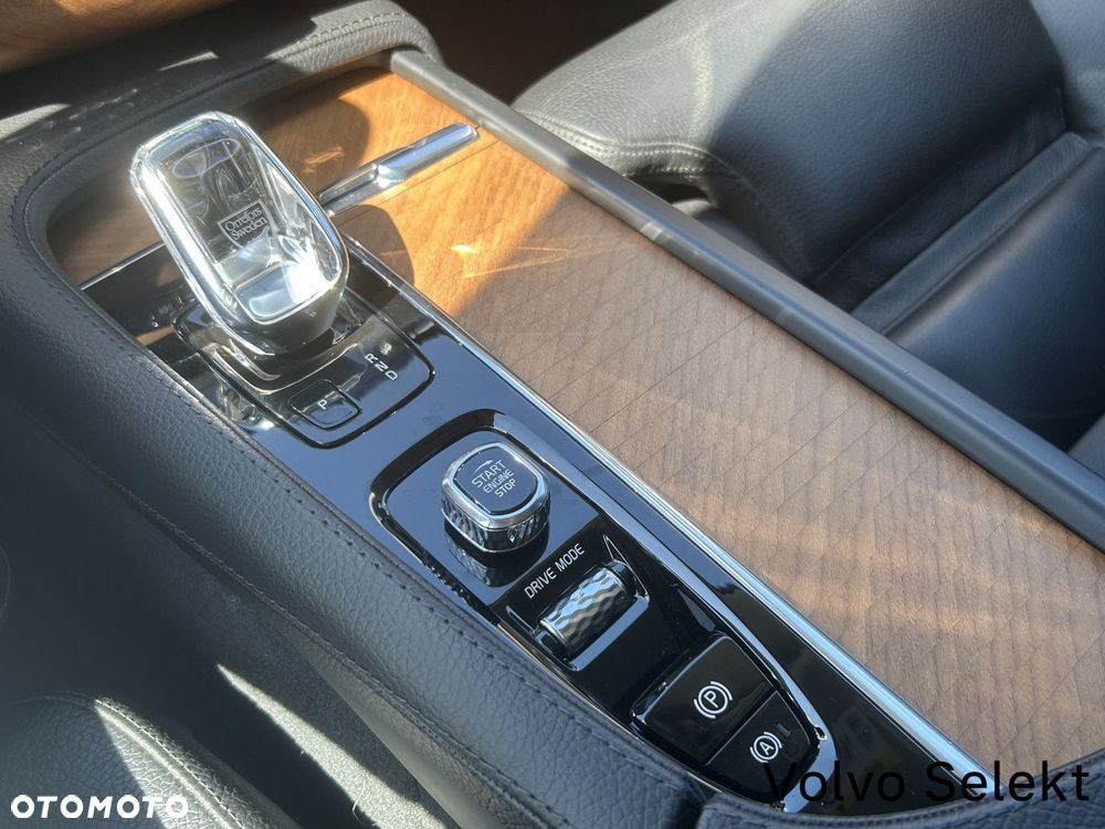 Volvo XC 90 - 25