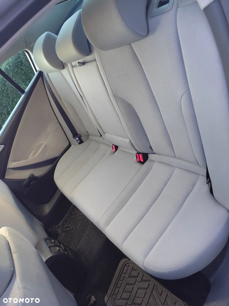Volkswagen Passat - 27