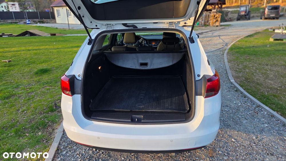 Opel Astra 1.4 T 120 Lat - 9