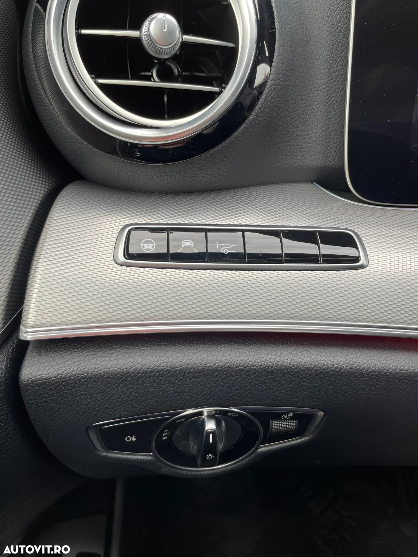 Mercedes-Benz E 200 4Matic T 9G-TRONIC Avantgarde - 20