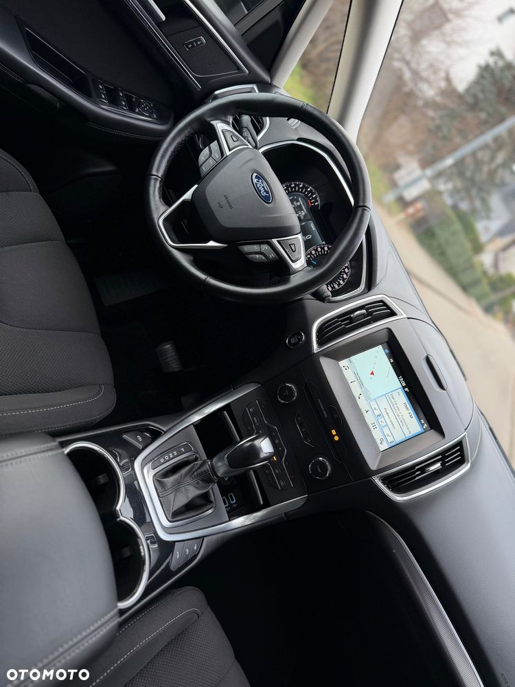 Ford S-Max 2.0 TDCi Titanium PowerShift - 24