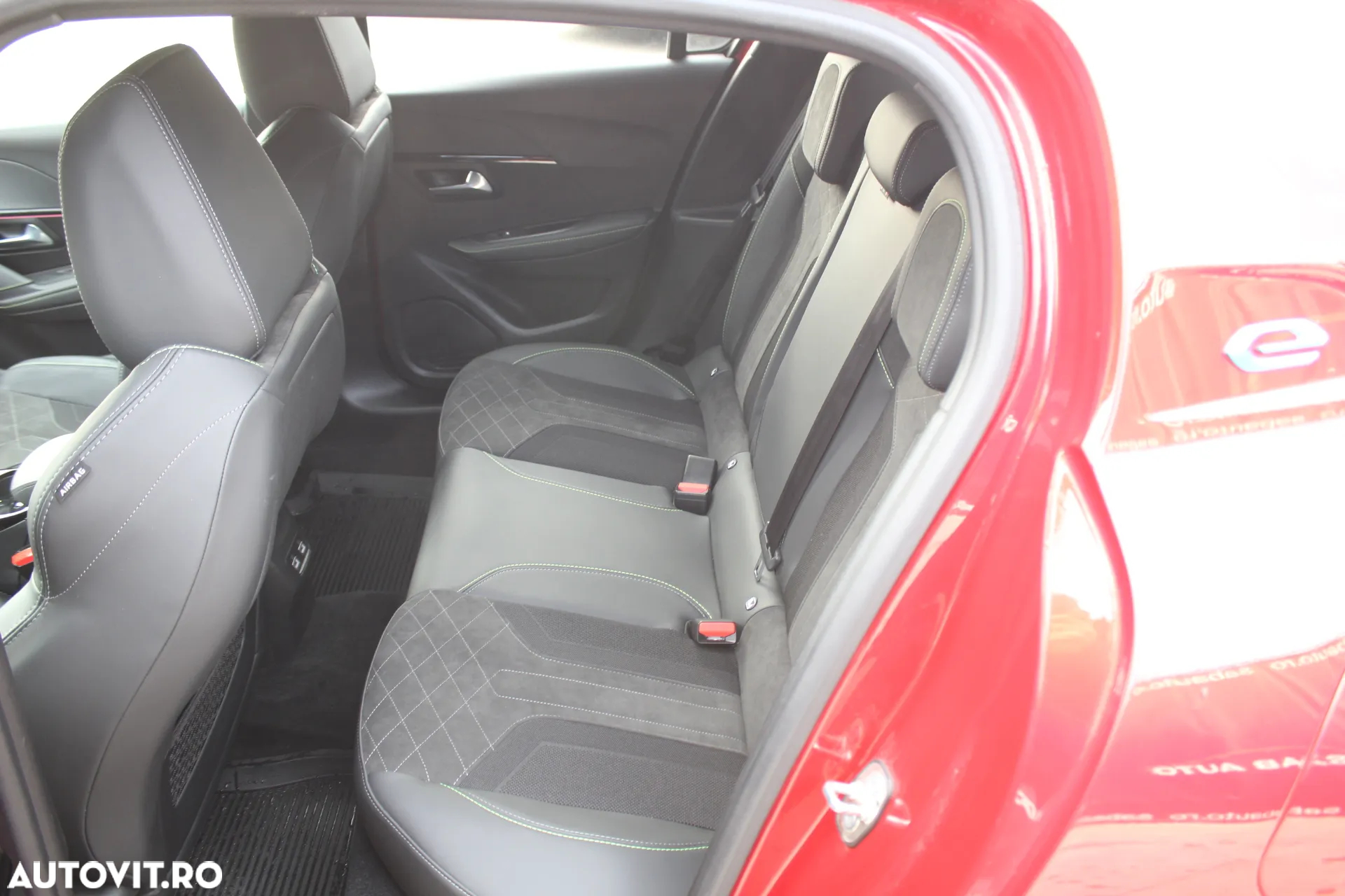 Peugeot 208 e-208 GT-Line - 21