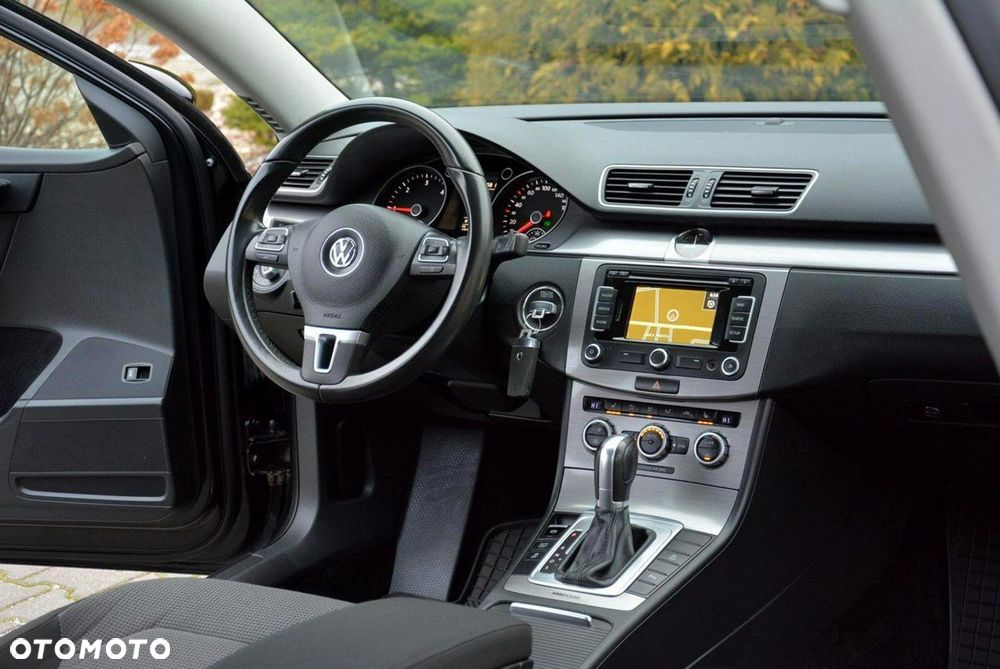 Volkswagen Passat - 22