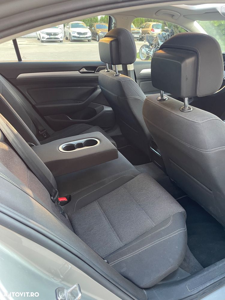 Volkswagen Passat 2.0 TDI DSG Comfortline - 14