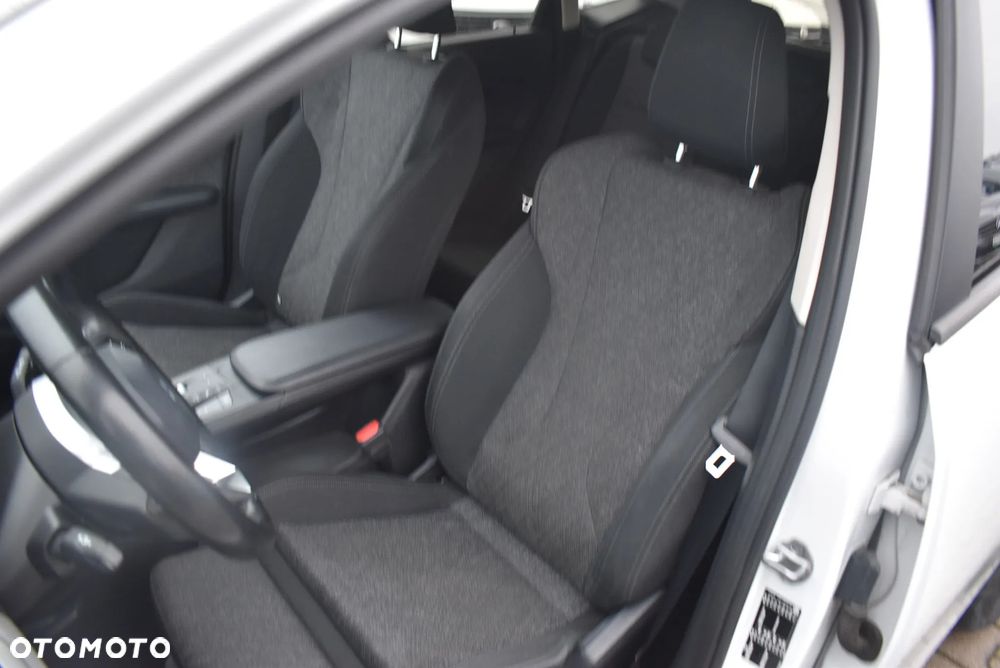 BMW Seria 2 218i - 11