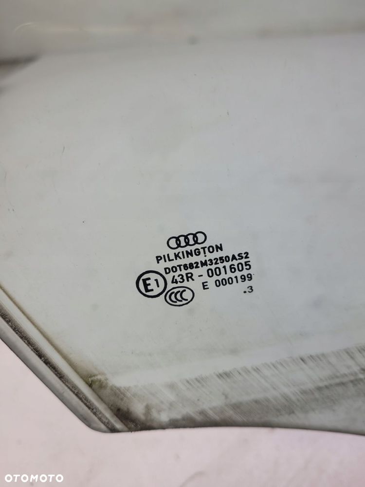 SZYBA BOCZNA DRZWI PRAWY PRZÓD AUDI A4 B8 2013R - 3