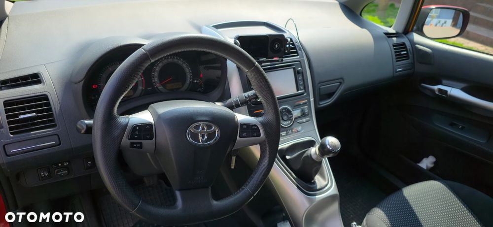 Toyota Auris 1.6 Premium - 8