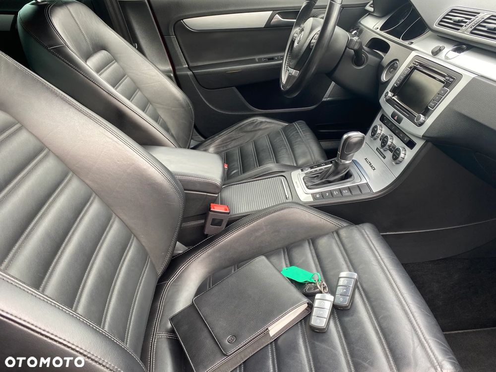 Volkswagen Passat Alltrack 2.0 TDI 4Motion DSG BlueMotion Tec - 32