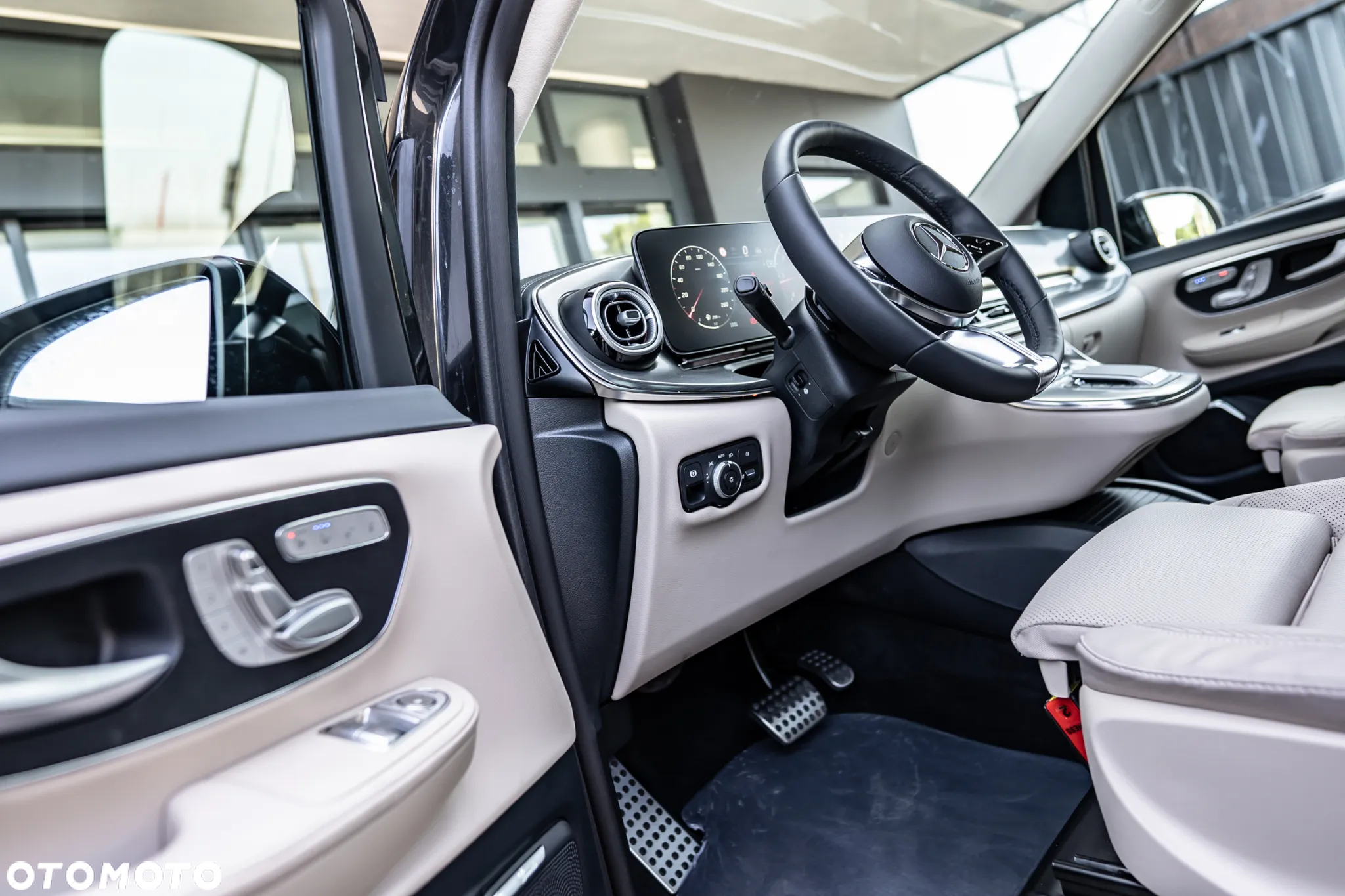 Mercedes-Benz Klasa V 300 d 4-Matic 9G-Tronic Exclusive (d³ugi) - 19