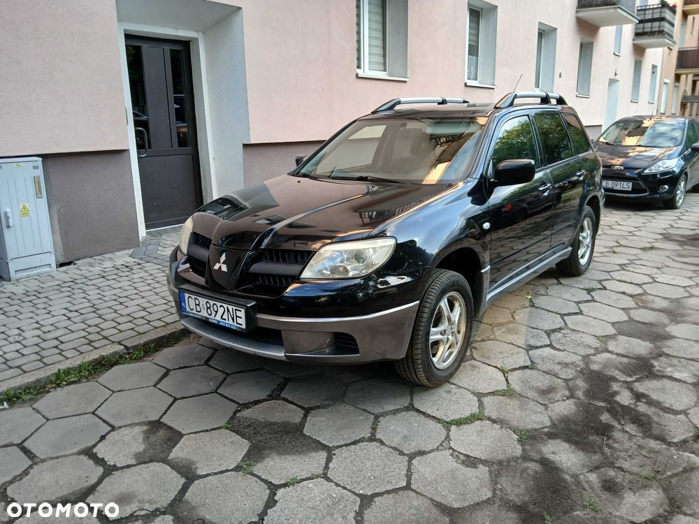 Mitsubishi Outlander - 1