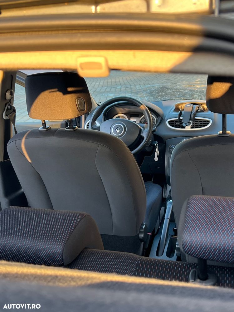Renault Clio - 19