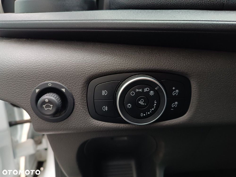 Ford transit Trend kontener z windą - 26