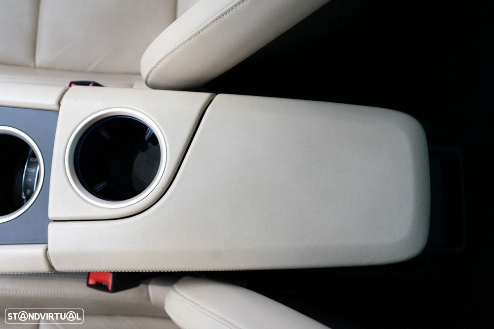 Porsche Taycan Turbo - 32