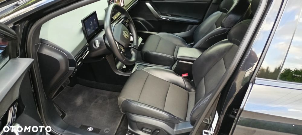MG 4 Luxury 64 kWh - 10