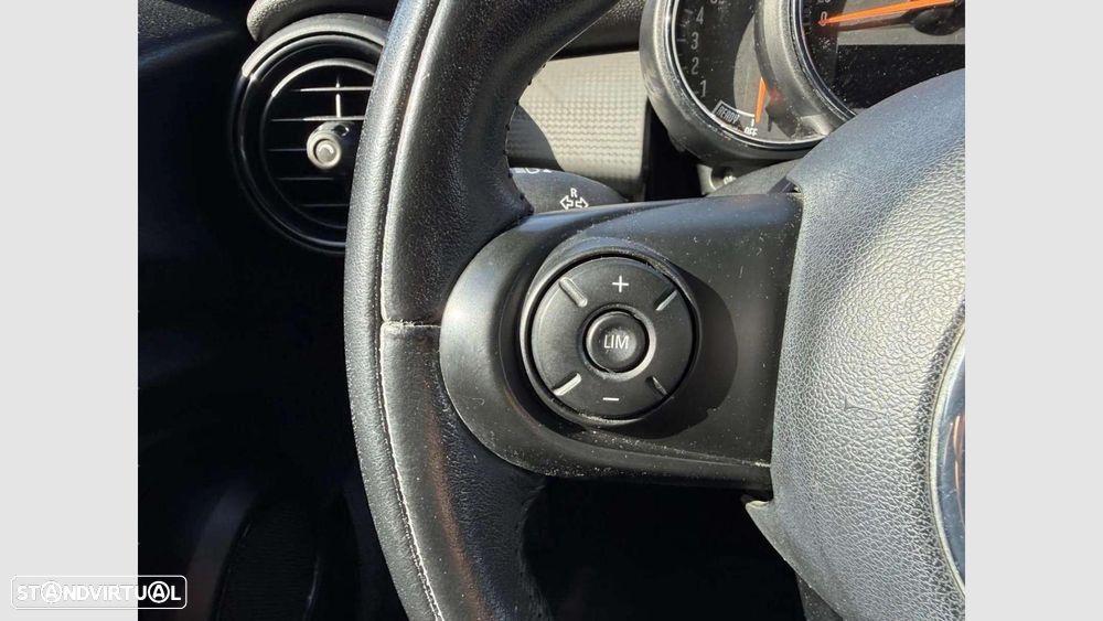 MINI 5 Portas Cooper D - 16