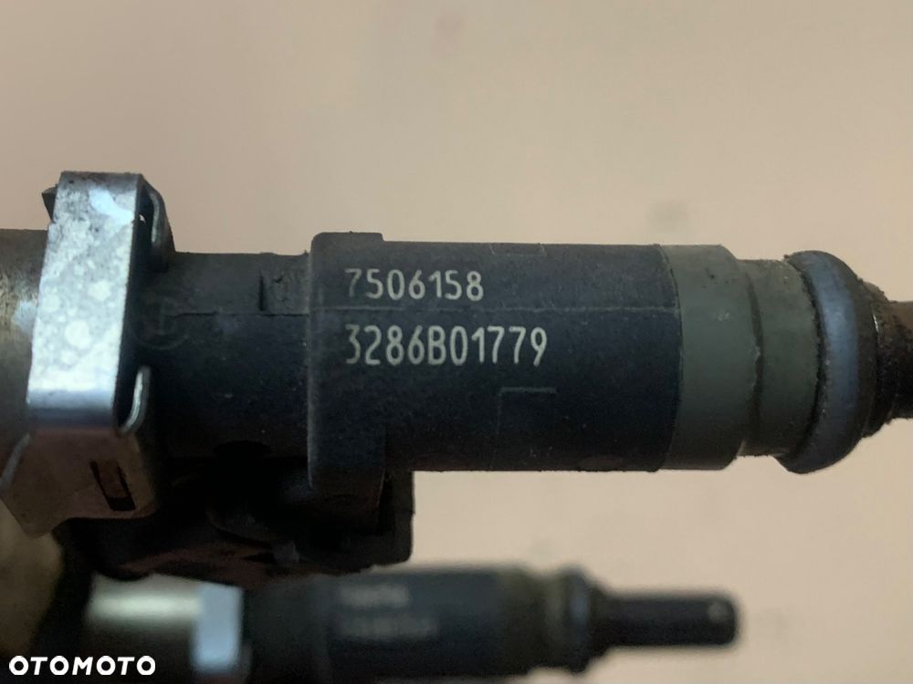 7506158 Listwa wtryskowa bmw 3 e46 lift - 2