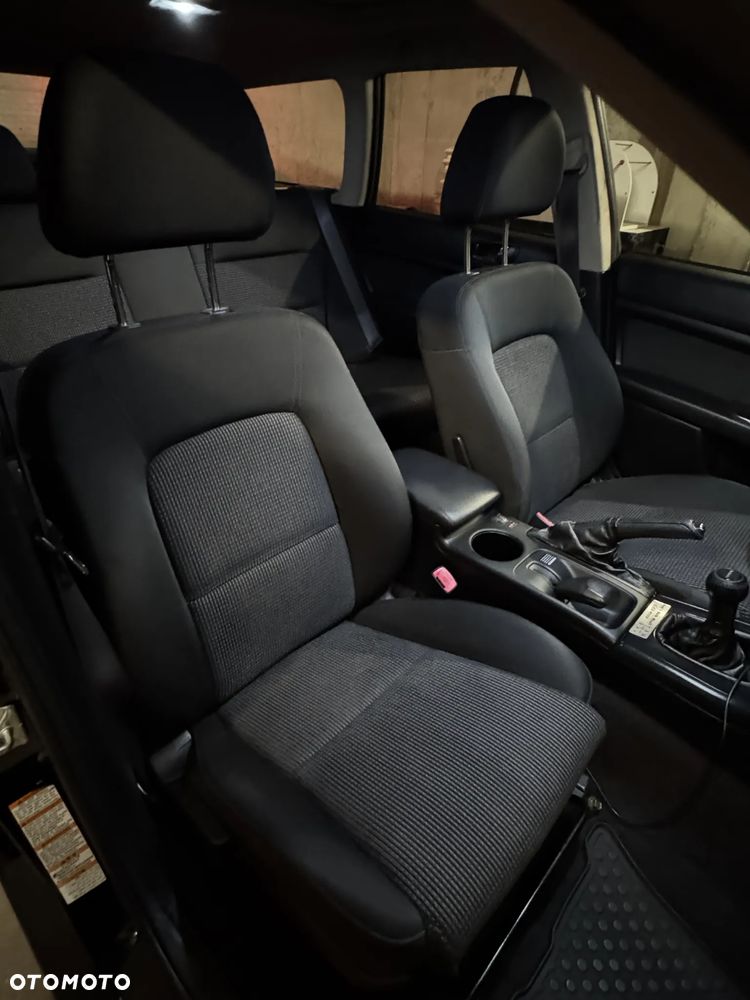 Subaru Outback 2.5 - 23