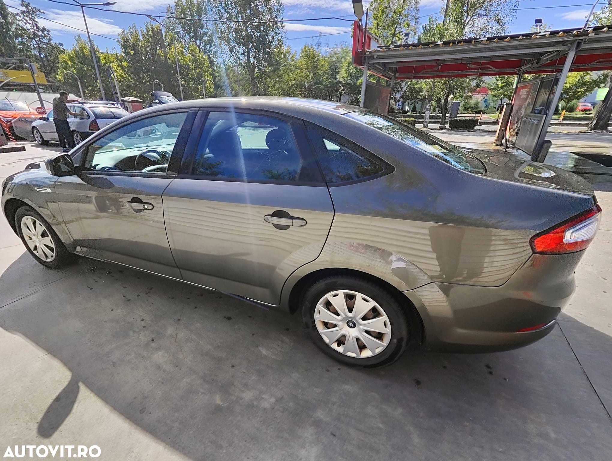Ford Mondeo 2.0 TDCi Powershift Business Class - 4