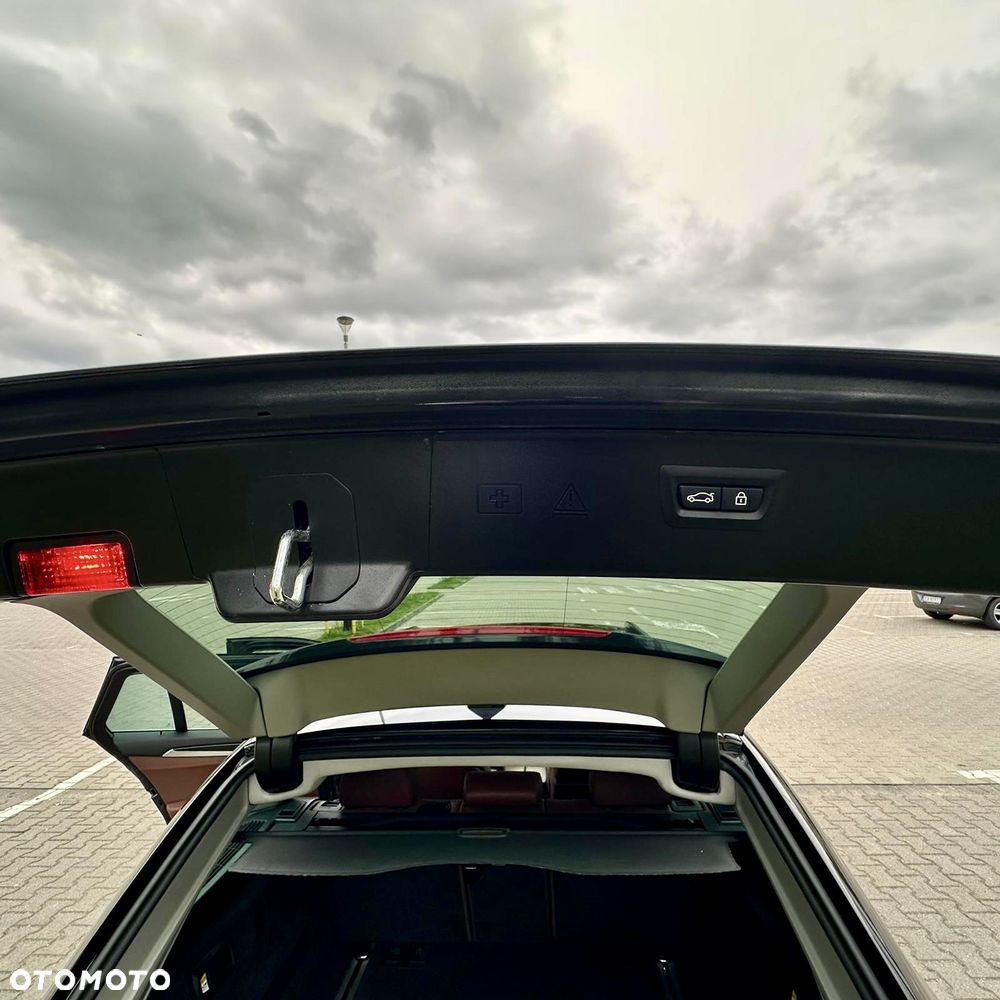 BMW Seria 5 530d xDrive - 12