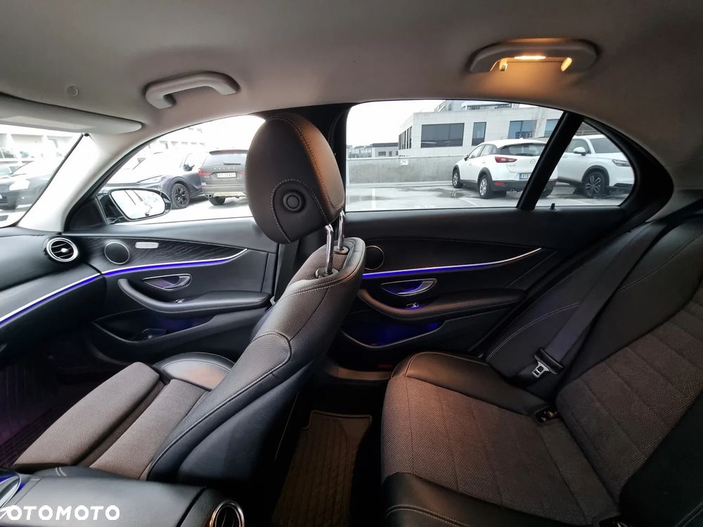 Mercedes-Benz Klasa E 220 d 9G-TRONIC - 12