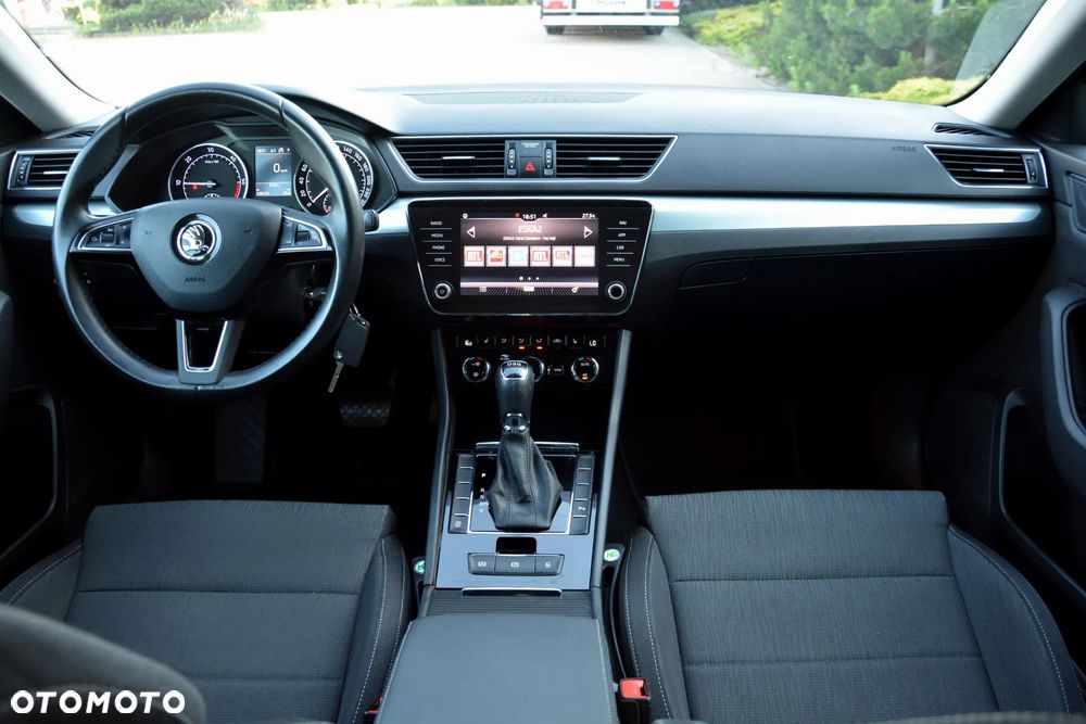 Skoda Superb 2.0 TDI DSG Ambition - 4