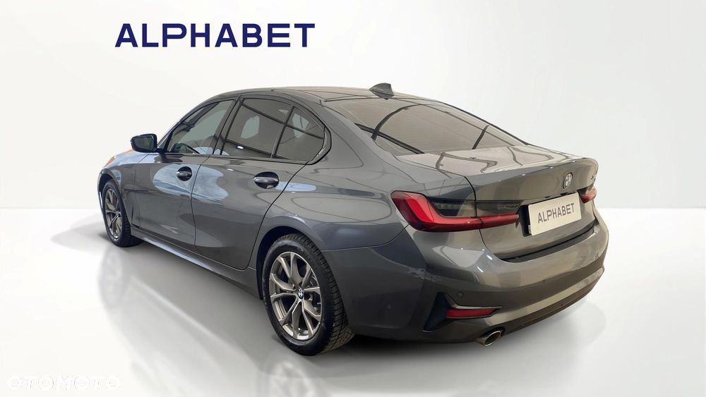 BMW Seria 3 318d Sport Line - 3