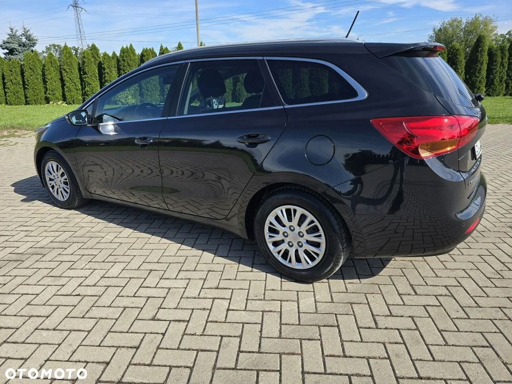 Kia Ceed - 11