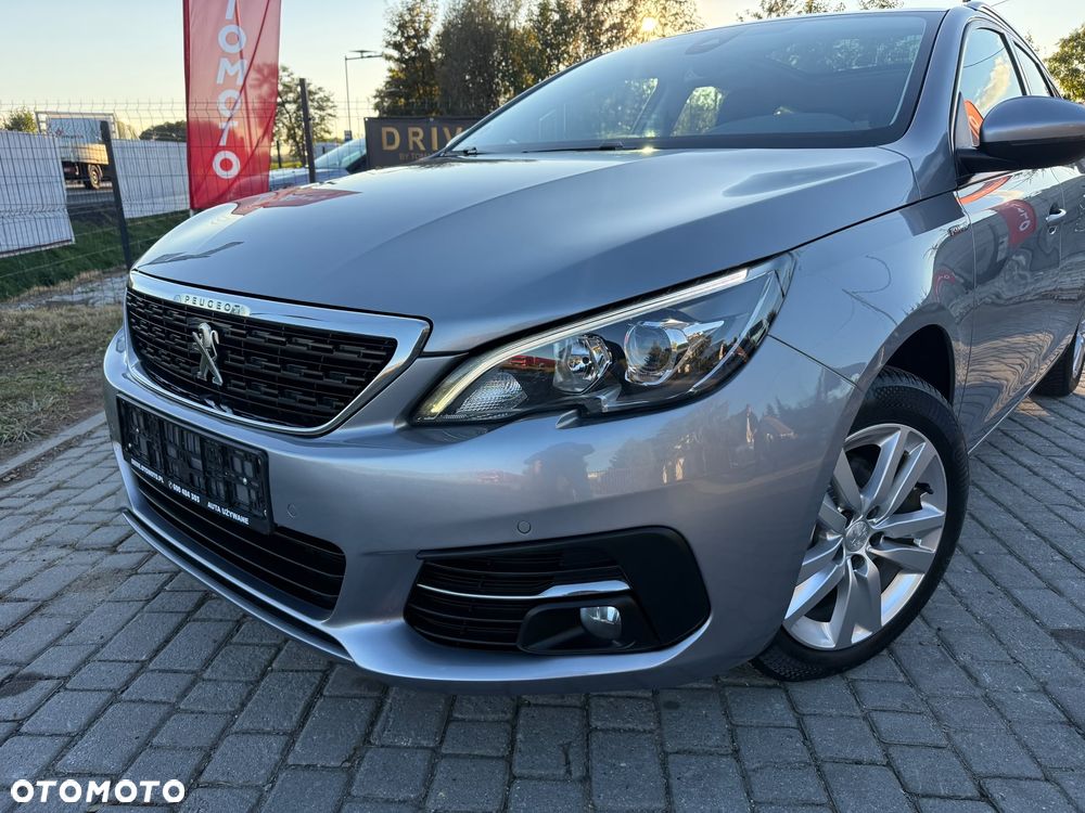 Peugeot 308 2018 photo 2